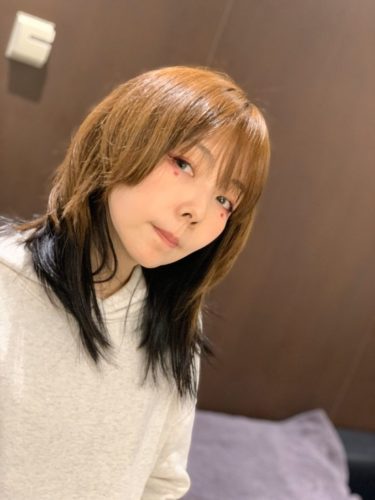 Aiko髪型のオーダーを画像で説明 ウルフ ショート インナーカラー最新 青空 Tbk News